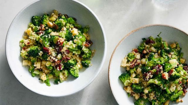 طرز تهیه سالاد کینوا و کلم بروکلی (Quinoa and Broccoli Spoon Salad) 