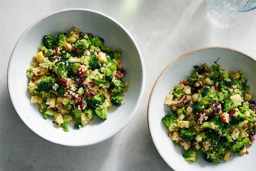 طرز تهیه سالاد کینوا و کلم بروکلی (Quinoa and Broccoli Spoon Salad) 